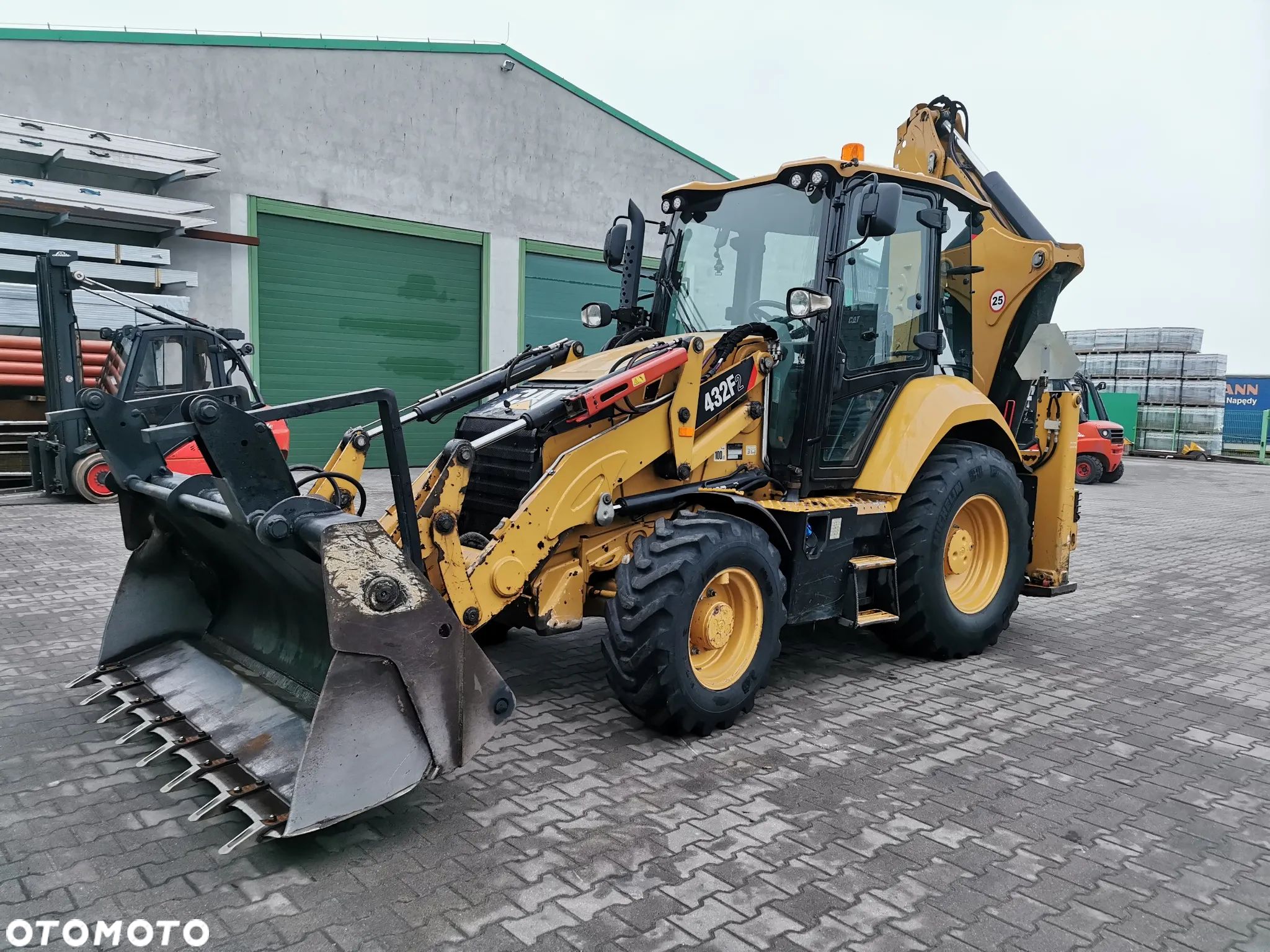 Caterpillar CAT 432F2 Wecon niskopodwozie Scania - 1