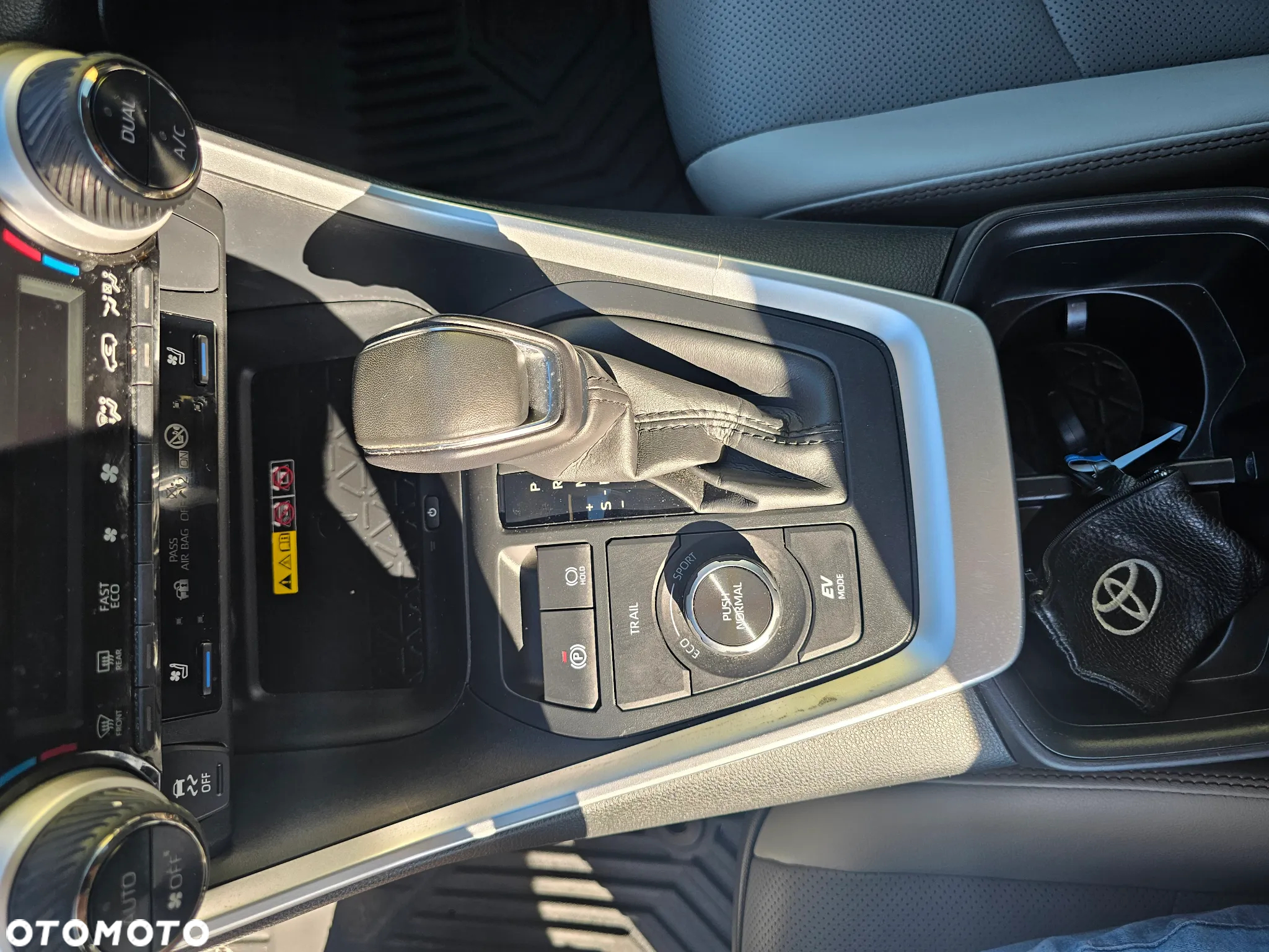 Toyota RAV4 2.5 Hybrid Executive 4x4 - 33