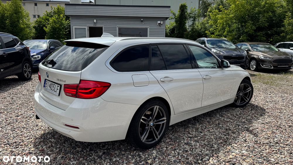 BMW Seria 3 320d Sport Line - 17
