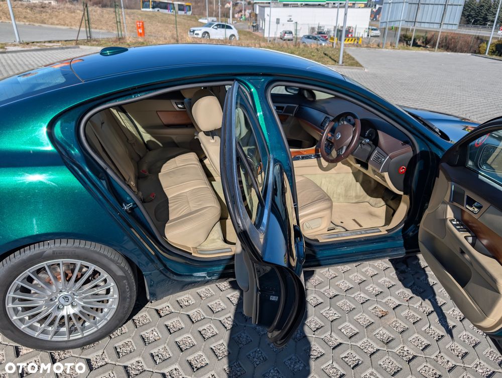 Jaguar XF 2.7 V6 D Luxury - 11