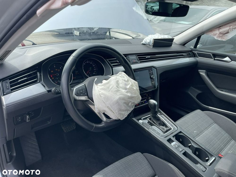 Volkswagen Passat Variant 2.0 TDI SCR DSG Conceptline - 10