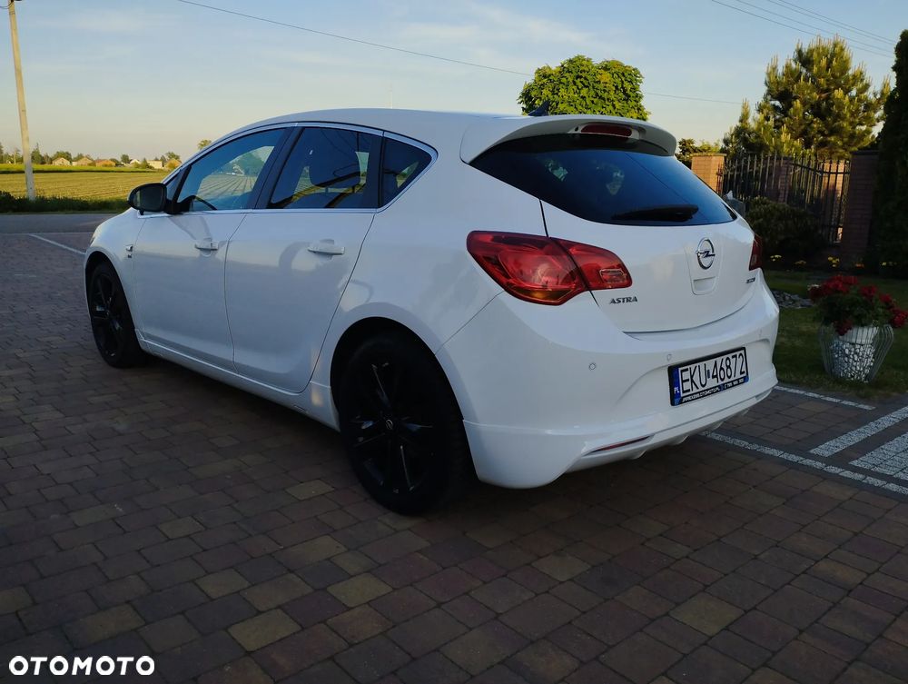Opel Astra 1.4 Turbo - 4