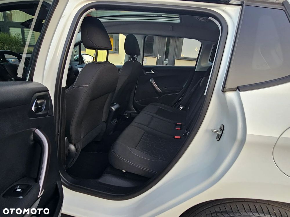 Peugeot 2008 1.2 Pure Tech Style S&S - 12