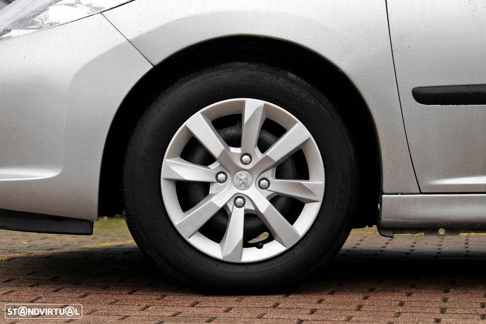 Peugeot 207 1.4 HDi Premium - 5