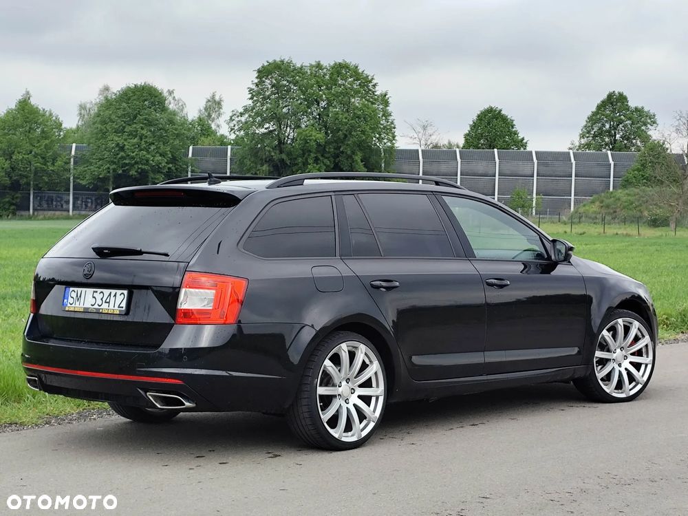 Skoda Octavia 2.0 TDI DSG RS - 28