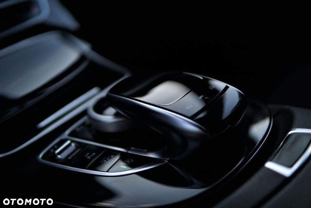 Mercedes-Benz Klasa E 220 d 9G-TRONIC - 13