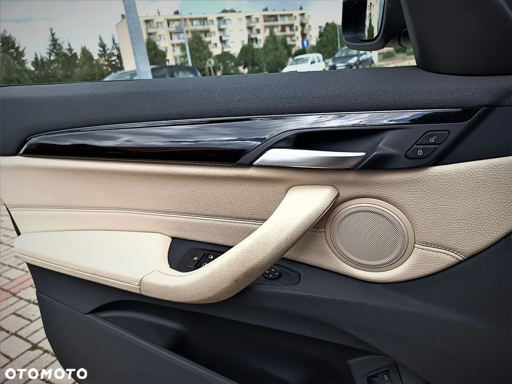 BMW X1 xDrive20d - 17