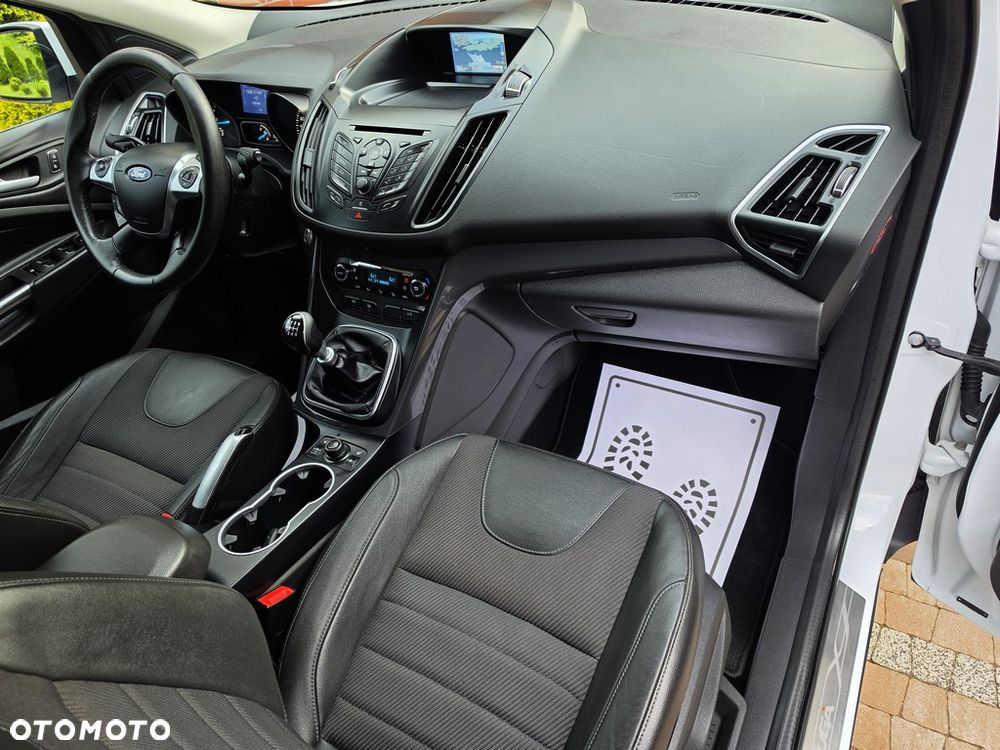 Ford Kuga 2.0 TDCi 4x4 Titanium - 28