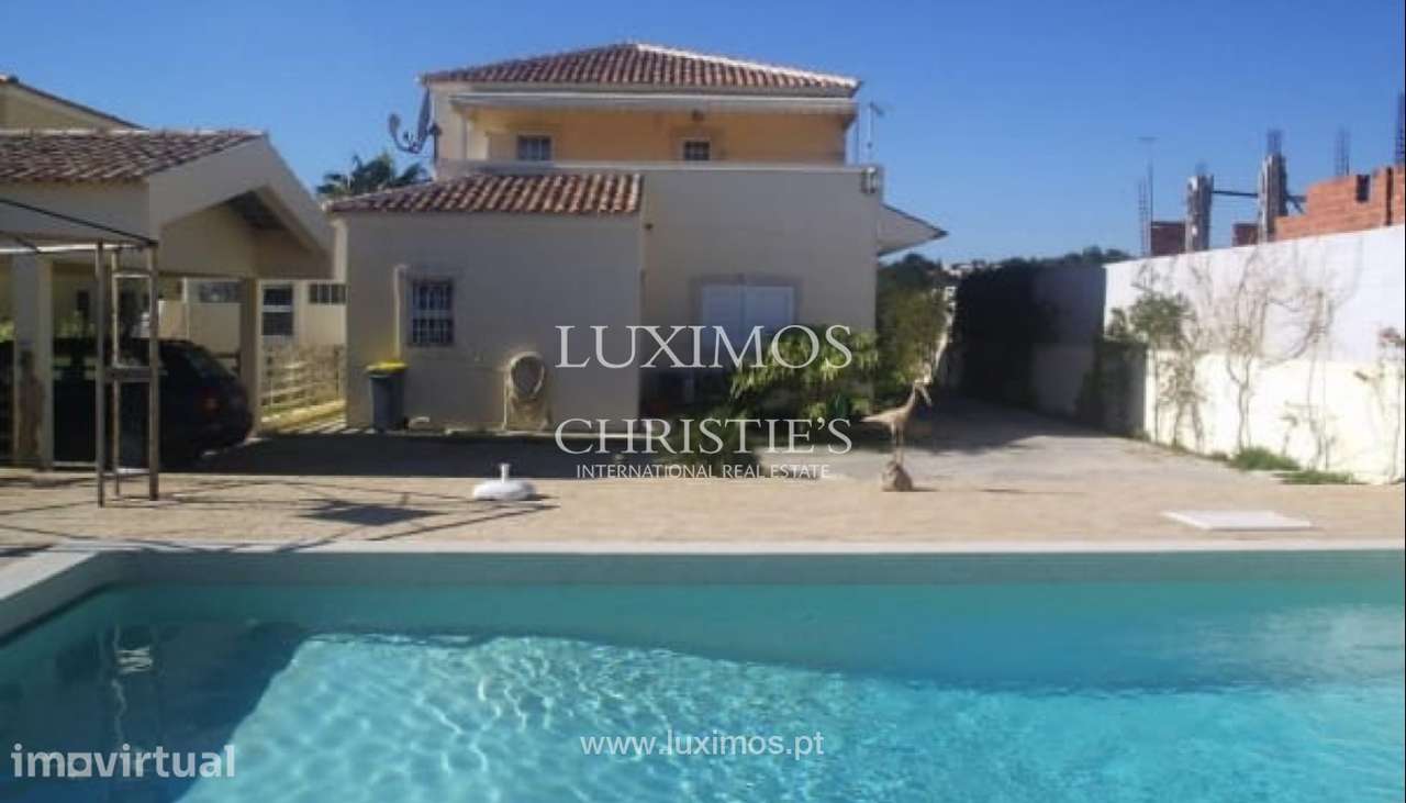 Moradia V4 com piscina, para venda em Loulé, Algarve - Grande imagem: 2/16