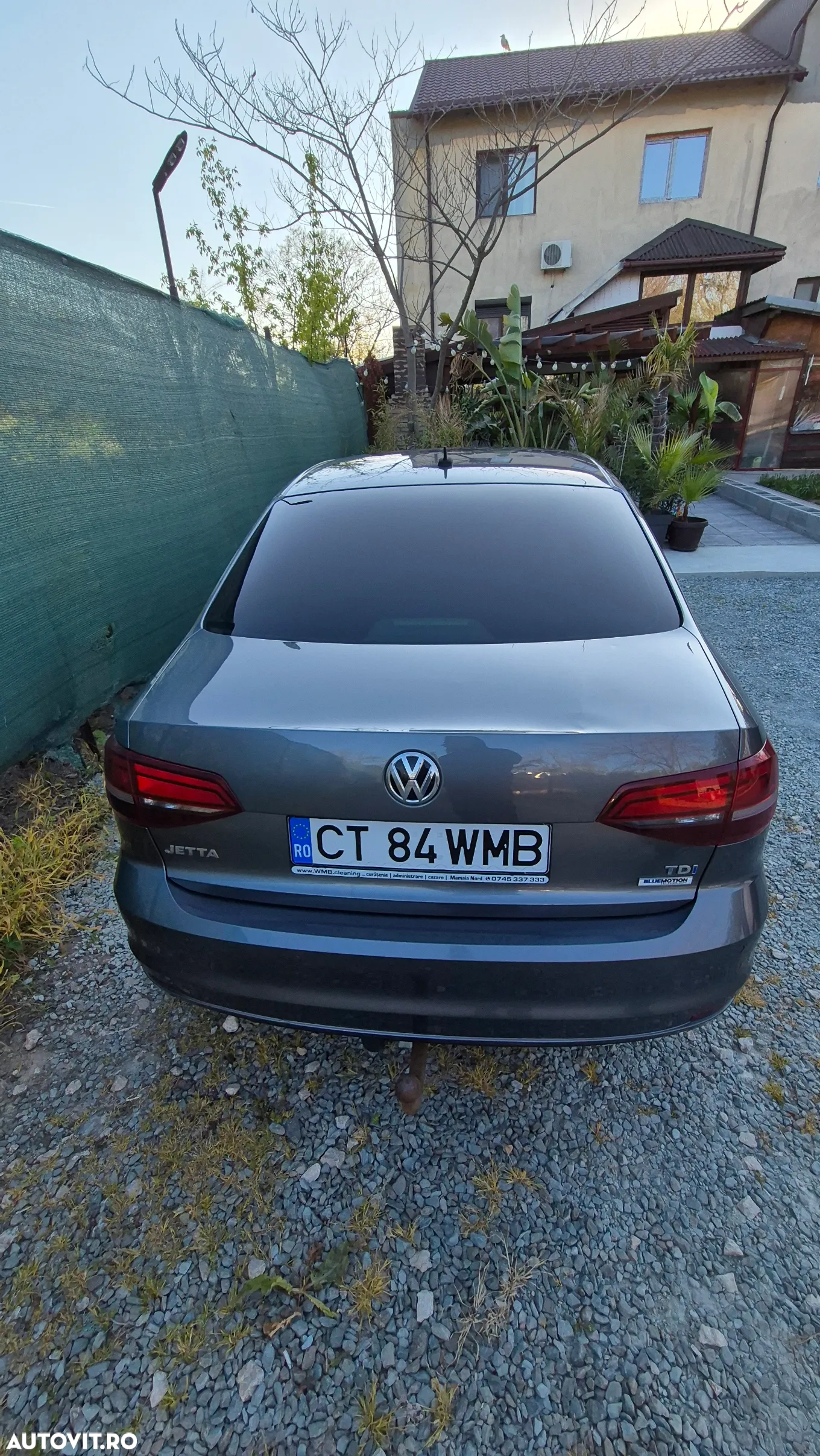 Volkswagen Jetta 2.0 TDI DSG Comfortline - 4