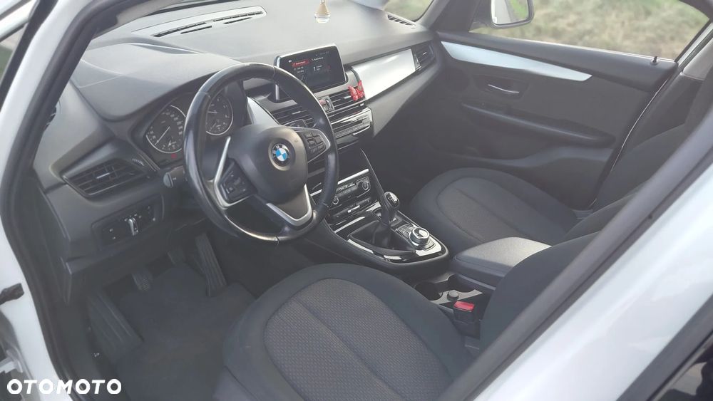 BMW Seria 2 216d GT - 9
