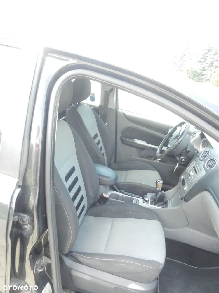Ford Focus - 25