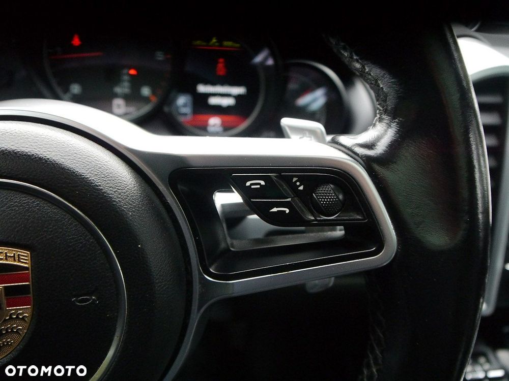 Porsche Cayenne - 36