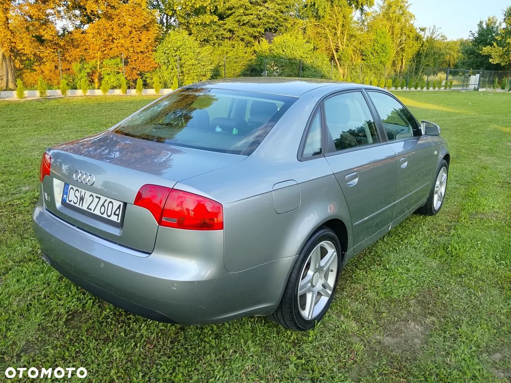 Audi A4 Limousine - 15