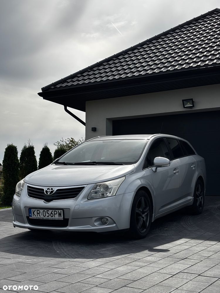 Toyota Avensis 2.0 D-4D Sol - 2