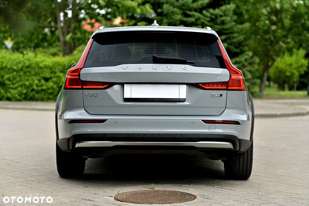 Volvo V60 Cross Country B4 D AWD Plus - 14