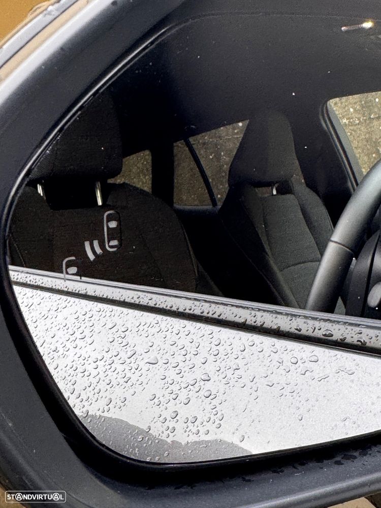 Toyota Corolla 1.8 Hybrid Exclusive - 23