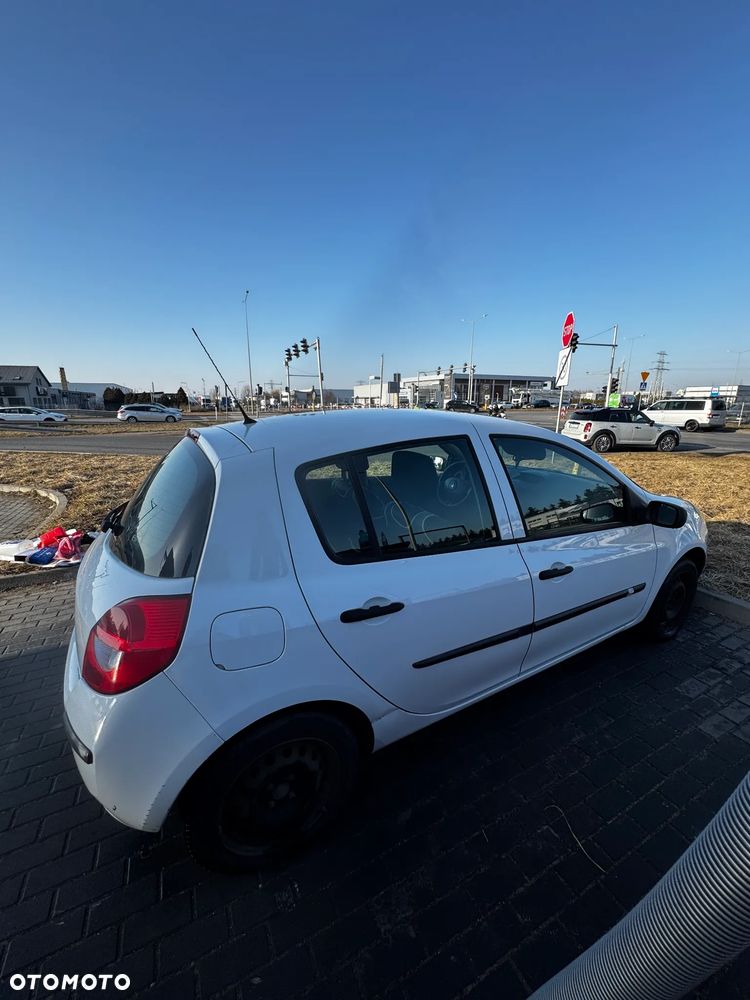 Renault Clio - 6