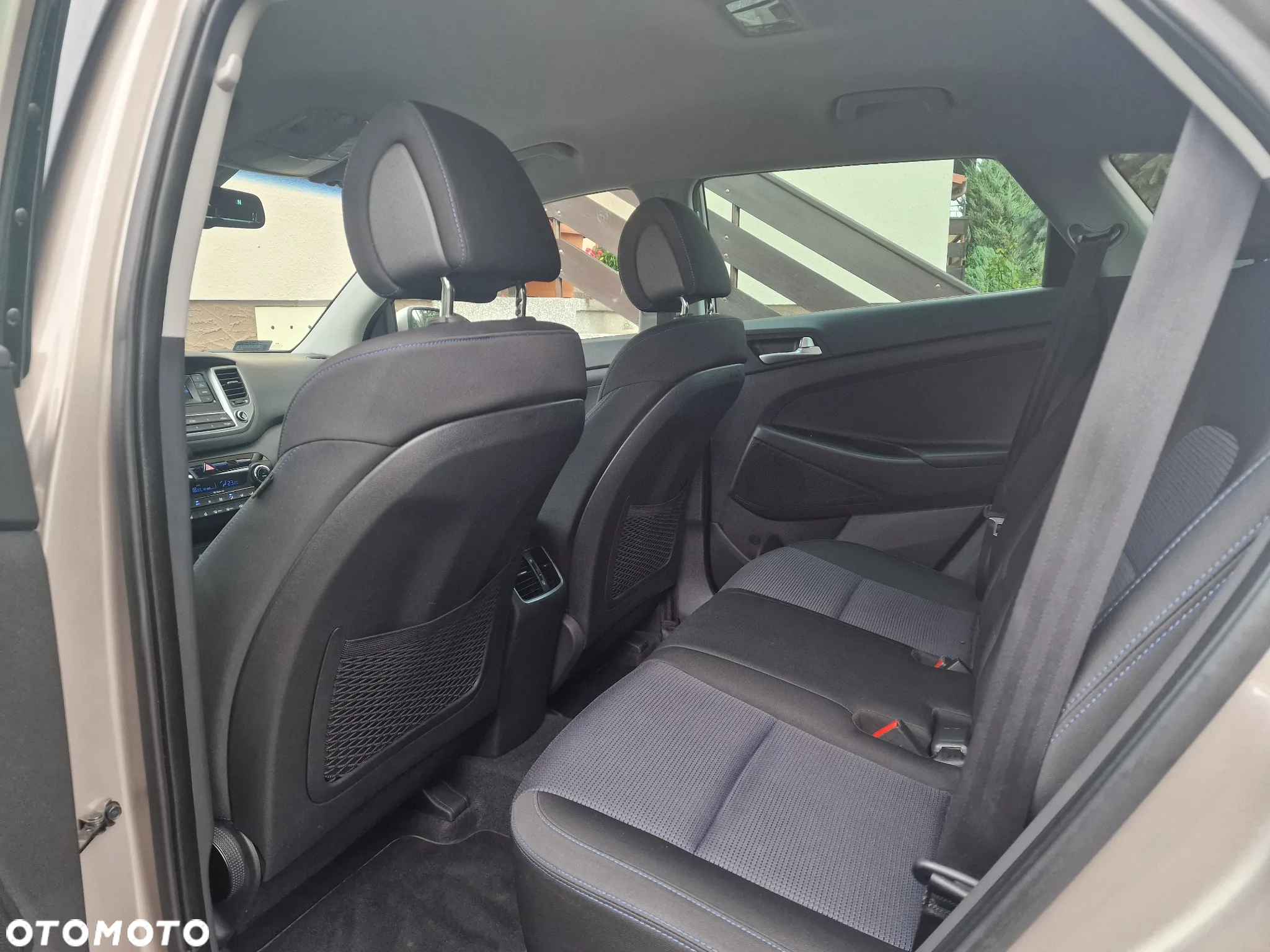 Hyundai Tucson 1.6 GDI BlueDrive GO 2WD - 9