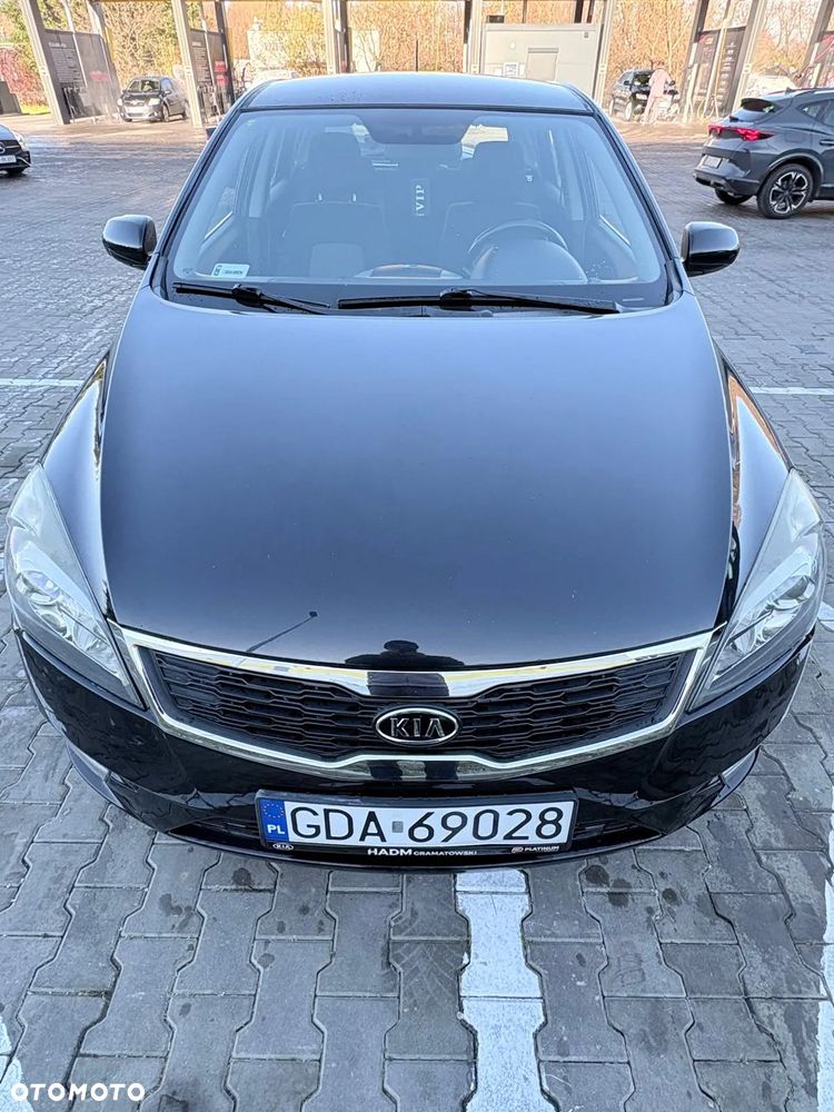 Kia Ceed - 9