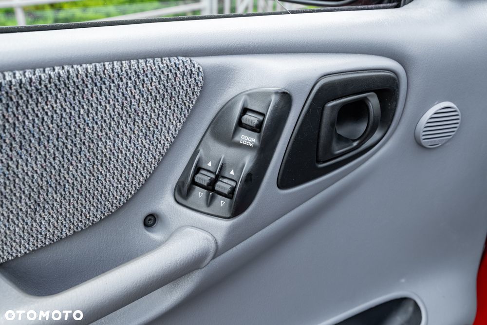 Dodge Dakota - 16