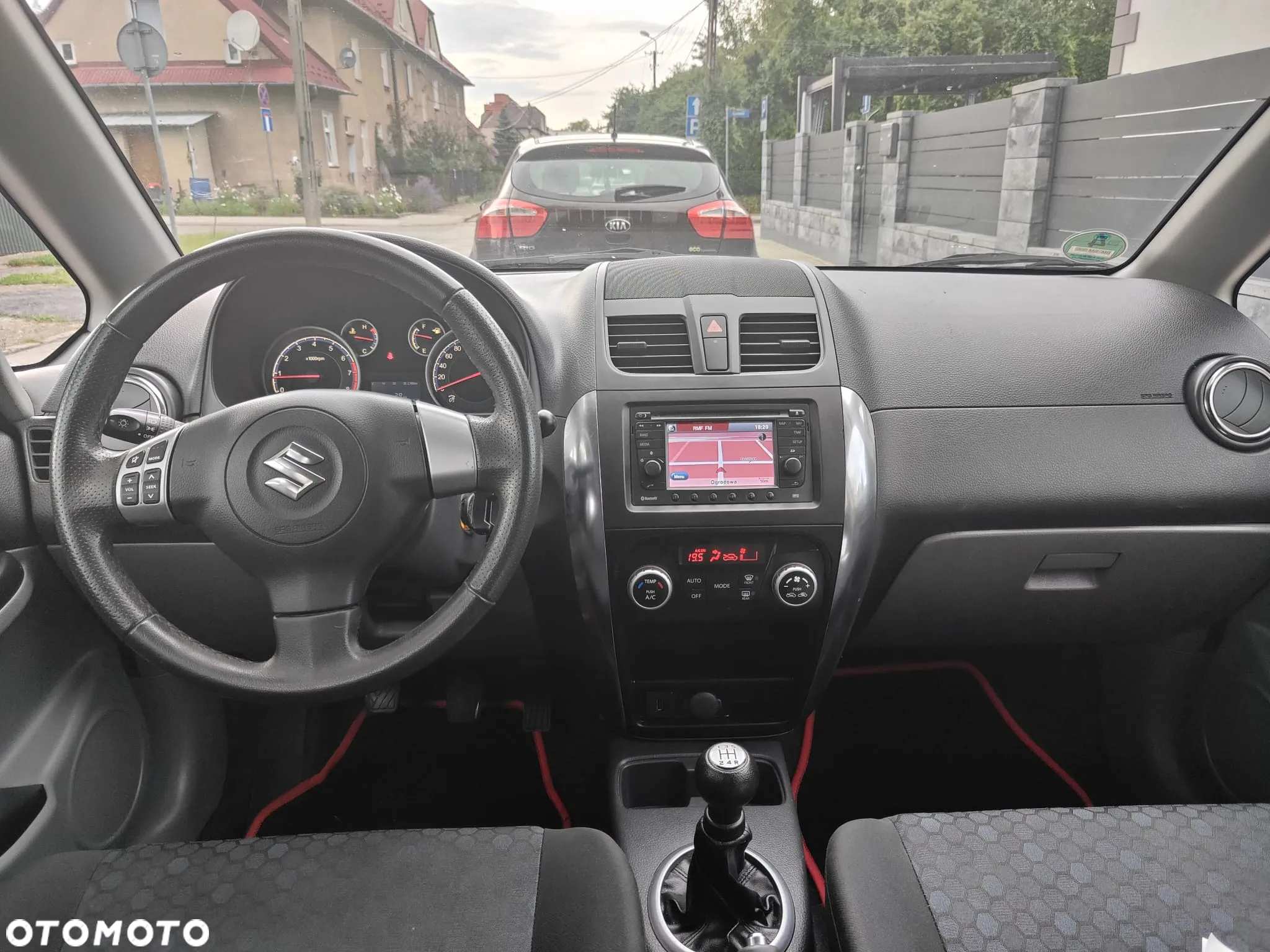 Suzuki SX4 1.6 Comfort - 22