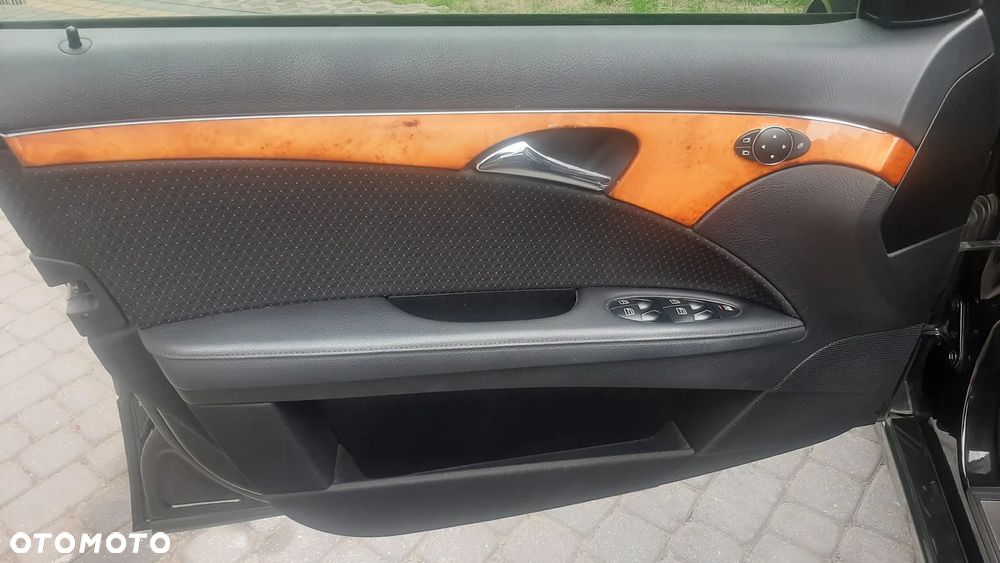 Mercedes-Benz Klasa E 200 Kompressor Automatik Elegance - 32