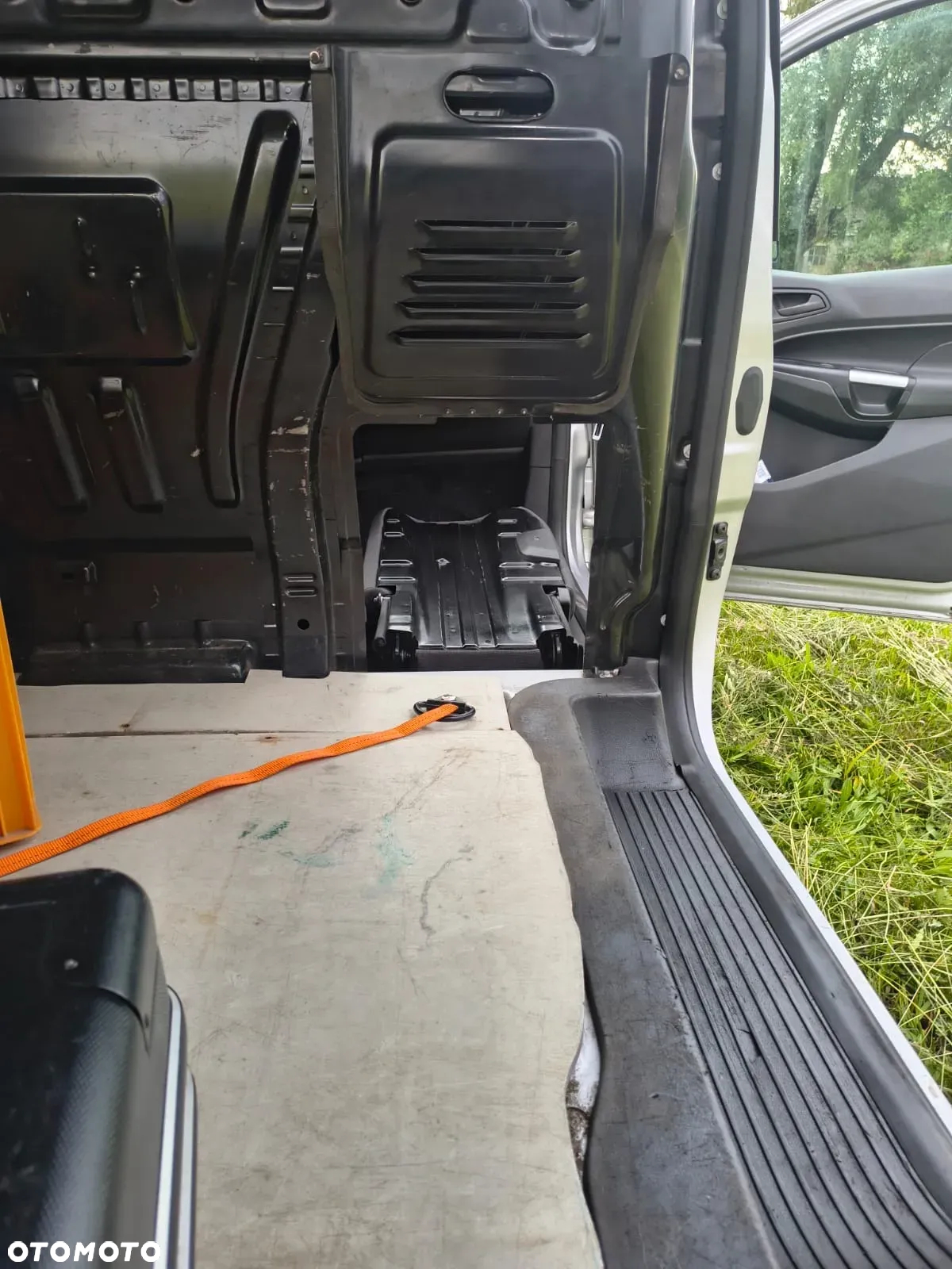 Ford Transit Connect - 12