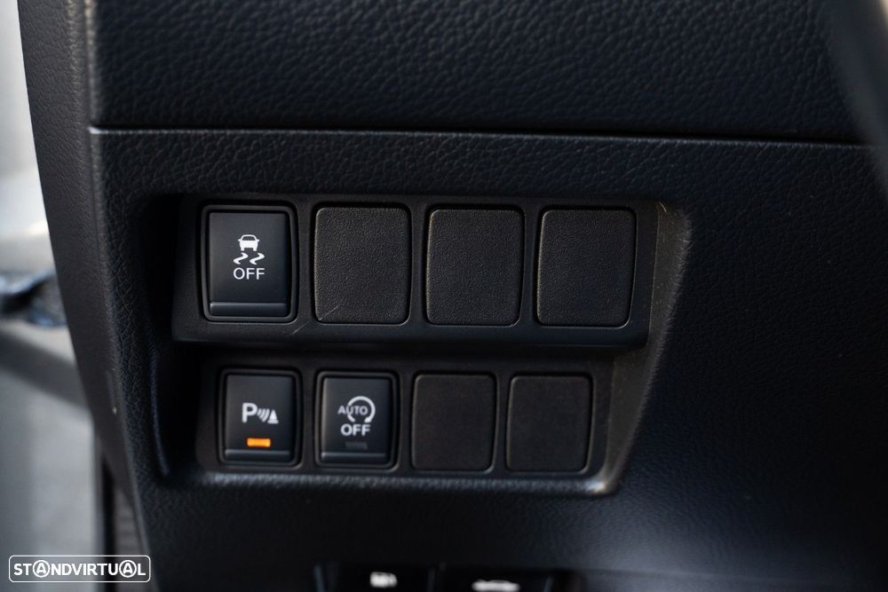 Nissan Qashqai 1.5 dCi N-Connecta - 24