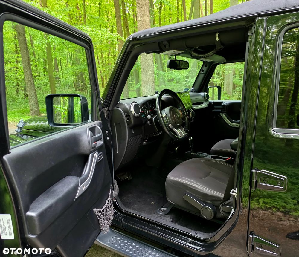 Jeep Wrangler 3.6 Unlim Sahara - 12