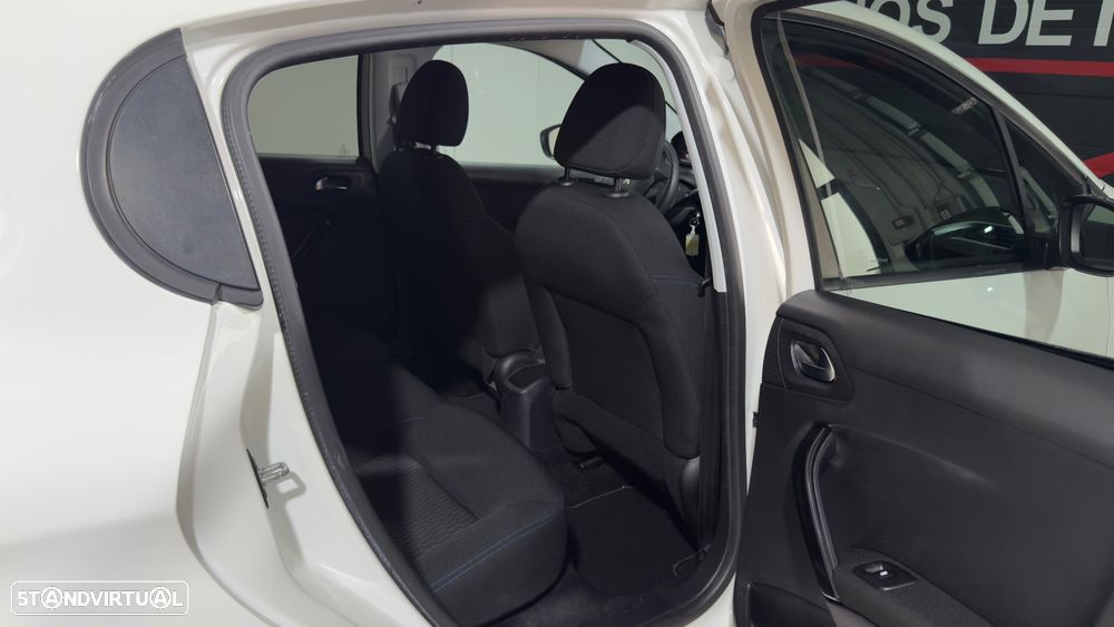 Peugeot 208 1.2 PureTech Signature - 11