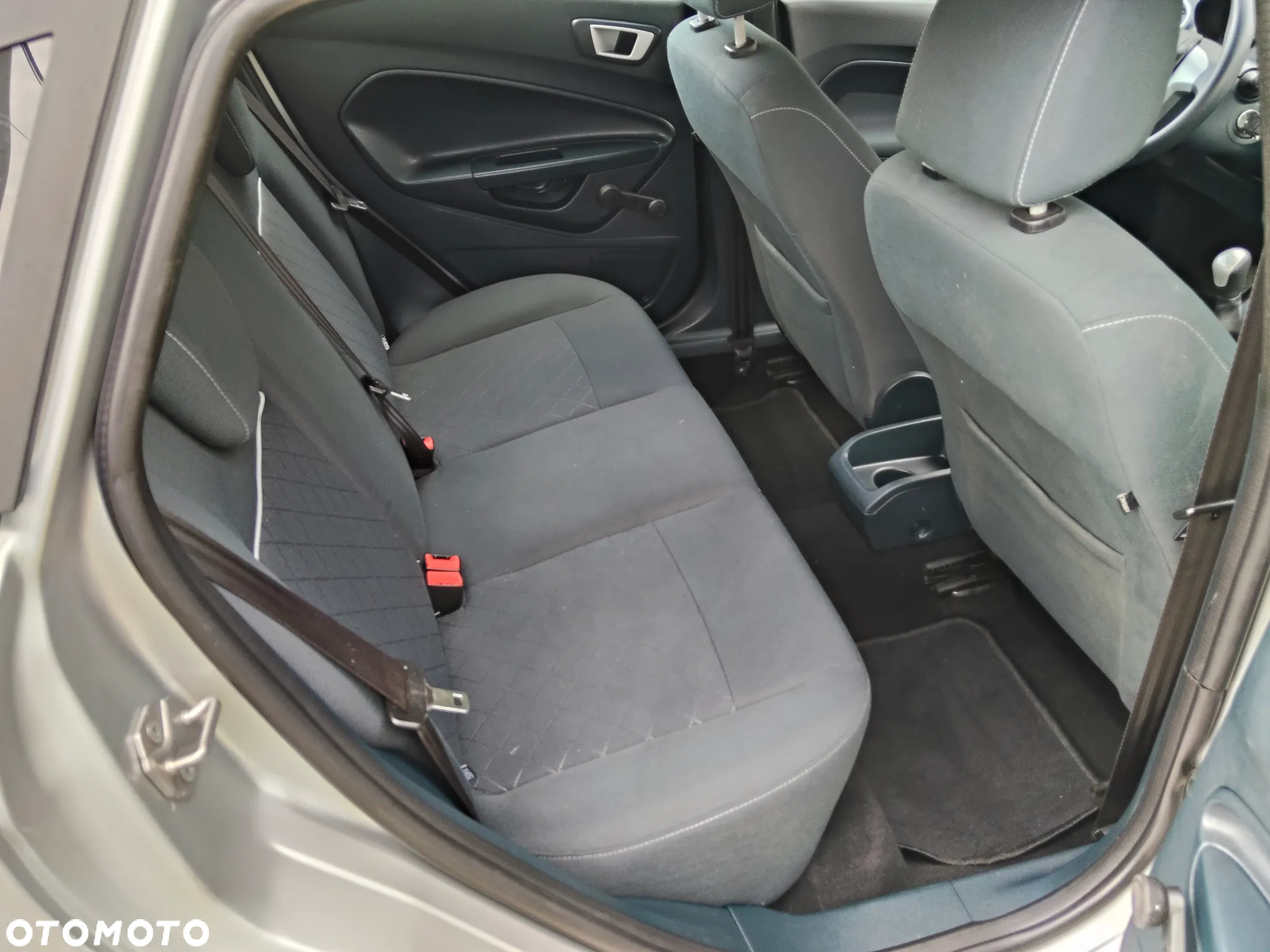 Ford Fiesta 1.25 Silver X (Ambiente) - 32