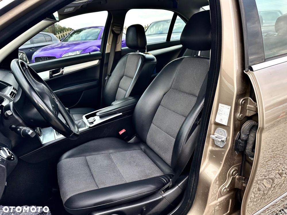 Mercedes-Benz Klasa C 180 Kompressor BlueEFFICIENCY Elegance - 5