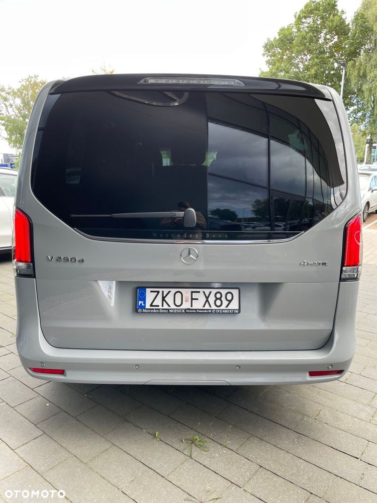 Mercedes-Benz Klasa V - 8