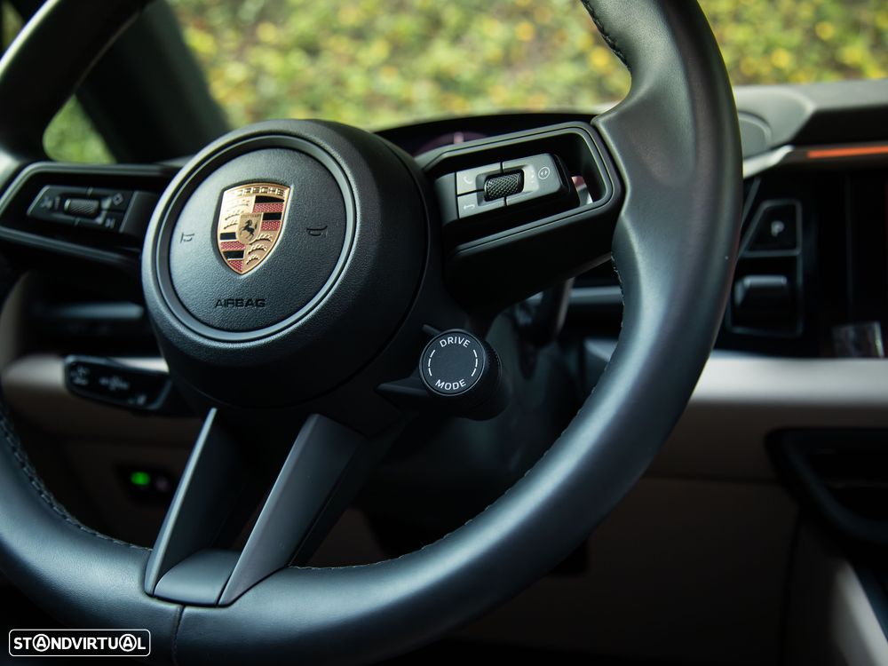 Porsche Macan Electric 4 - 23