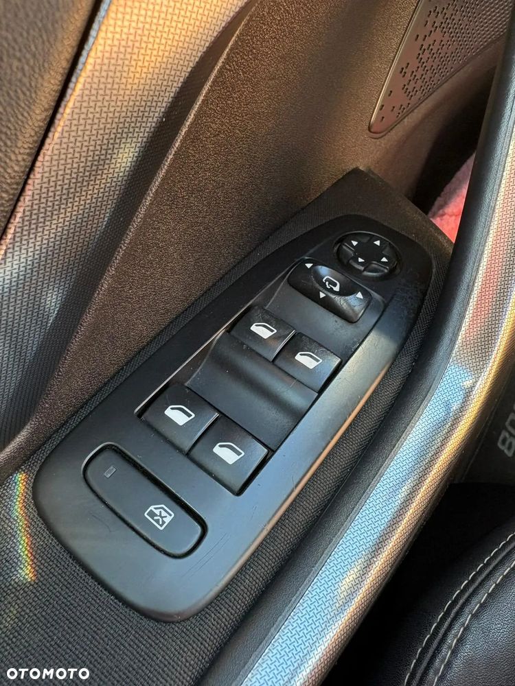 Peugeot 2008 e-HDi FAP 115 STOP & START Allure - 11