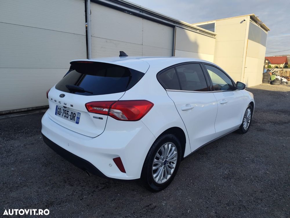 Ford Focus 1.0 EcoBoost Hybrid TITANIUM - 5