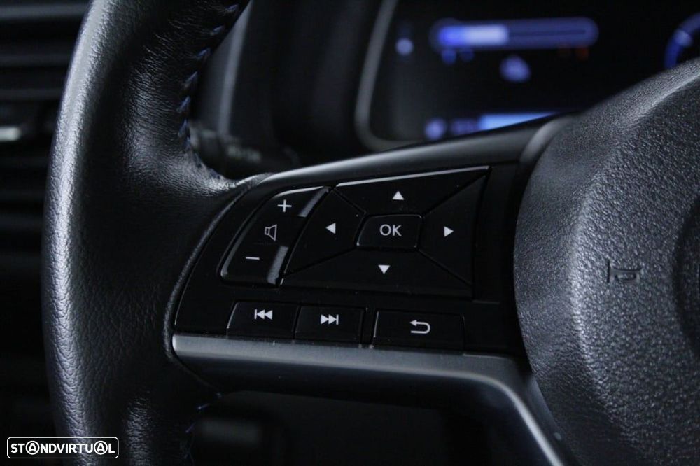 Nissan Leaf N-Connecta Two Tone - 23