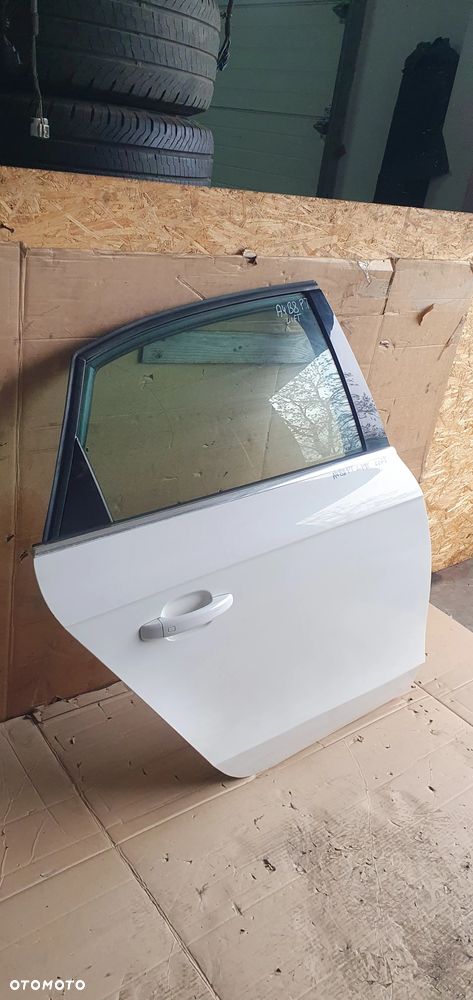 Drzwi prawy tył prawe tylne A4 B8 Sedan LY9C - 2