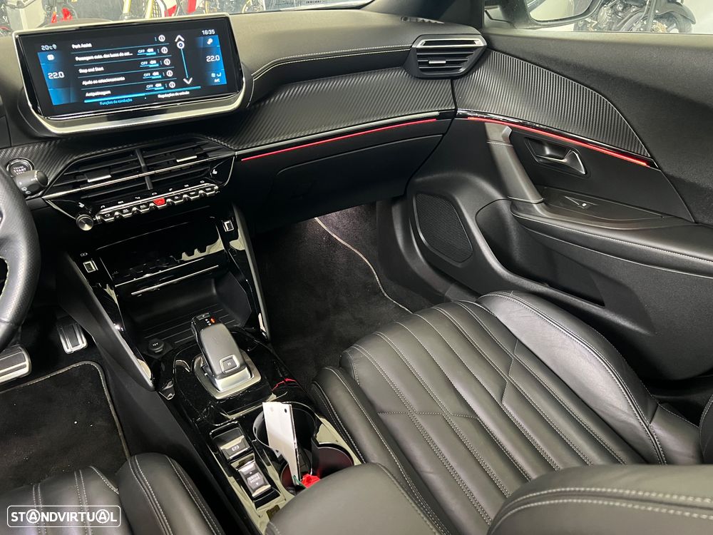 Peugeot 2008 1.2 PureTech GT Pack EAT8 - 28