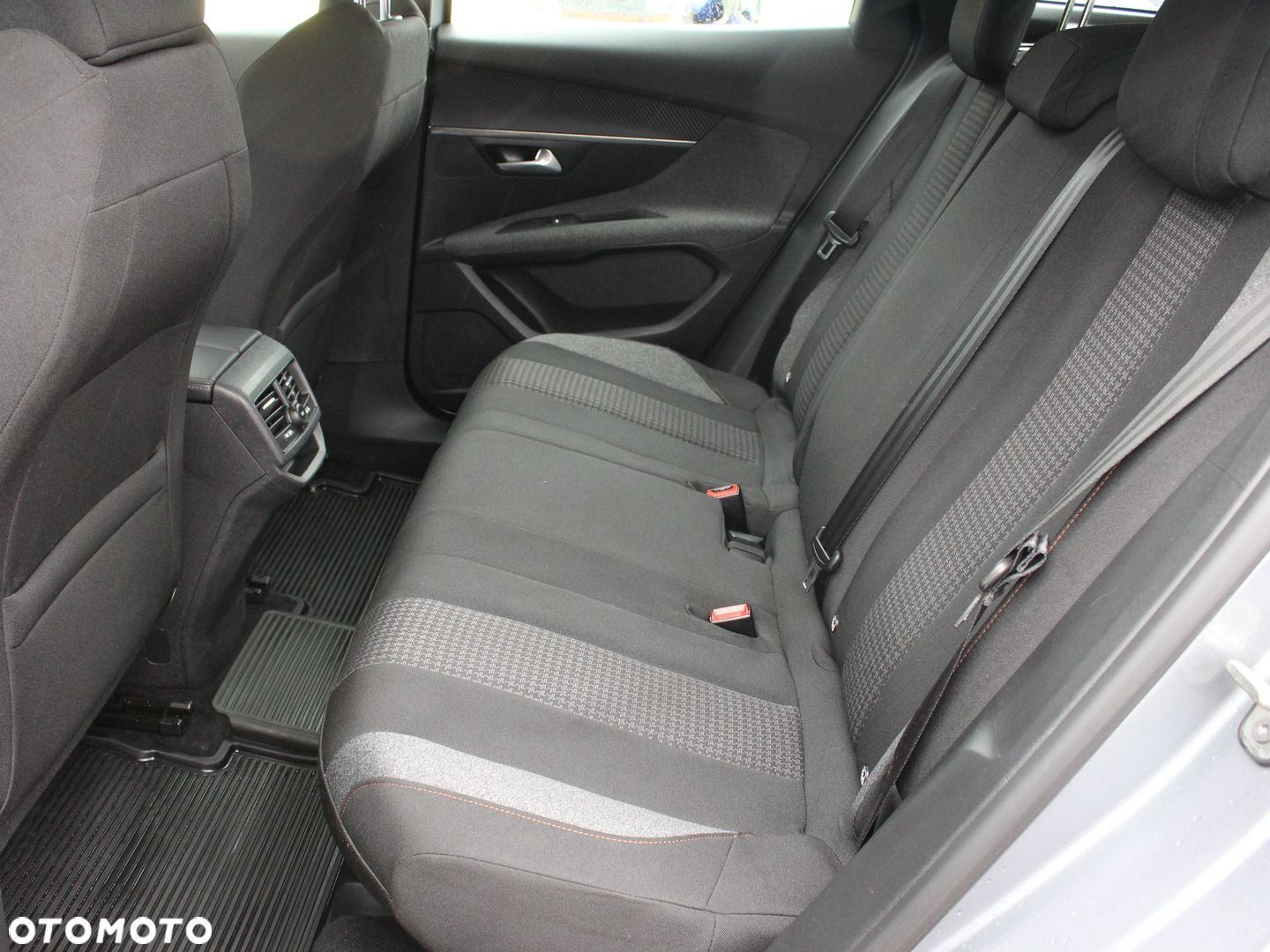 Peugeot 3008 1.2 PureTech Active Pack S&S - 16