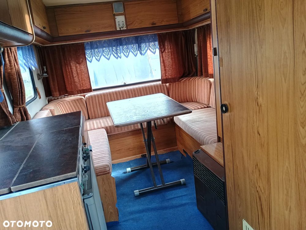 Mercedes-Benz 207 - 5