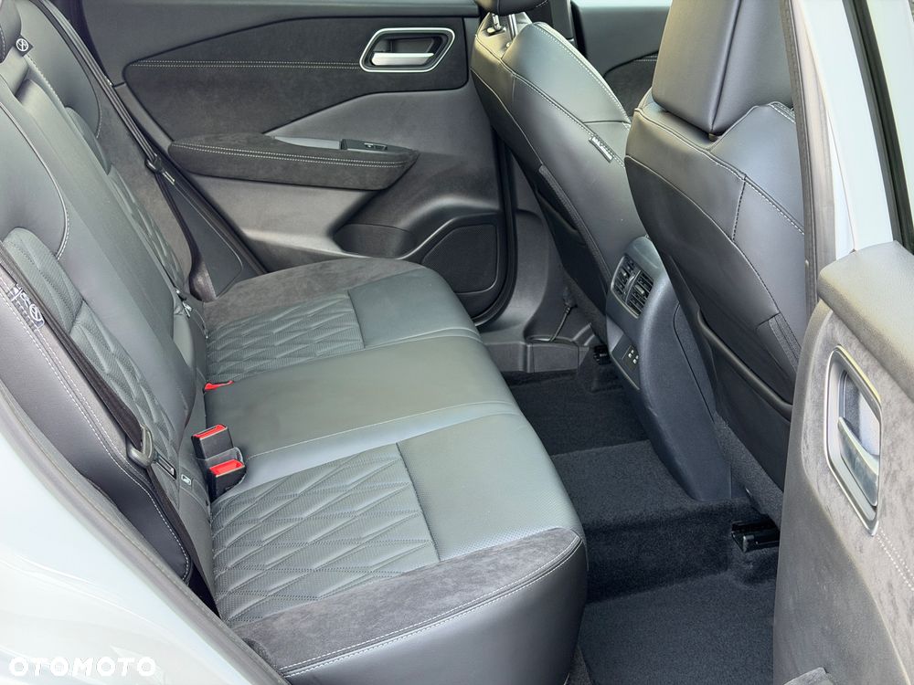 Nissan Qashqai 1.3 DIG-T MHEV Xtronic Tekna+ - 32