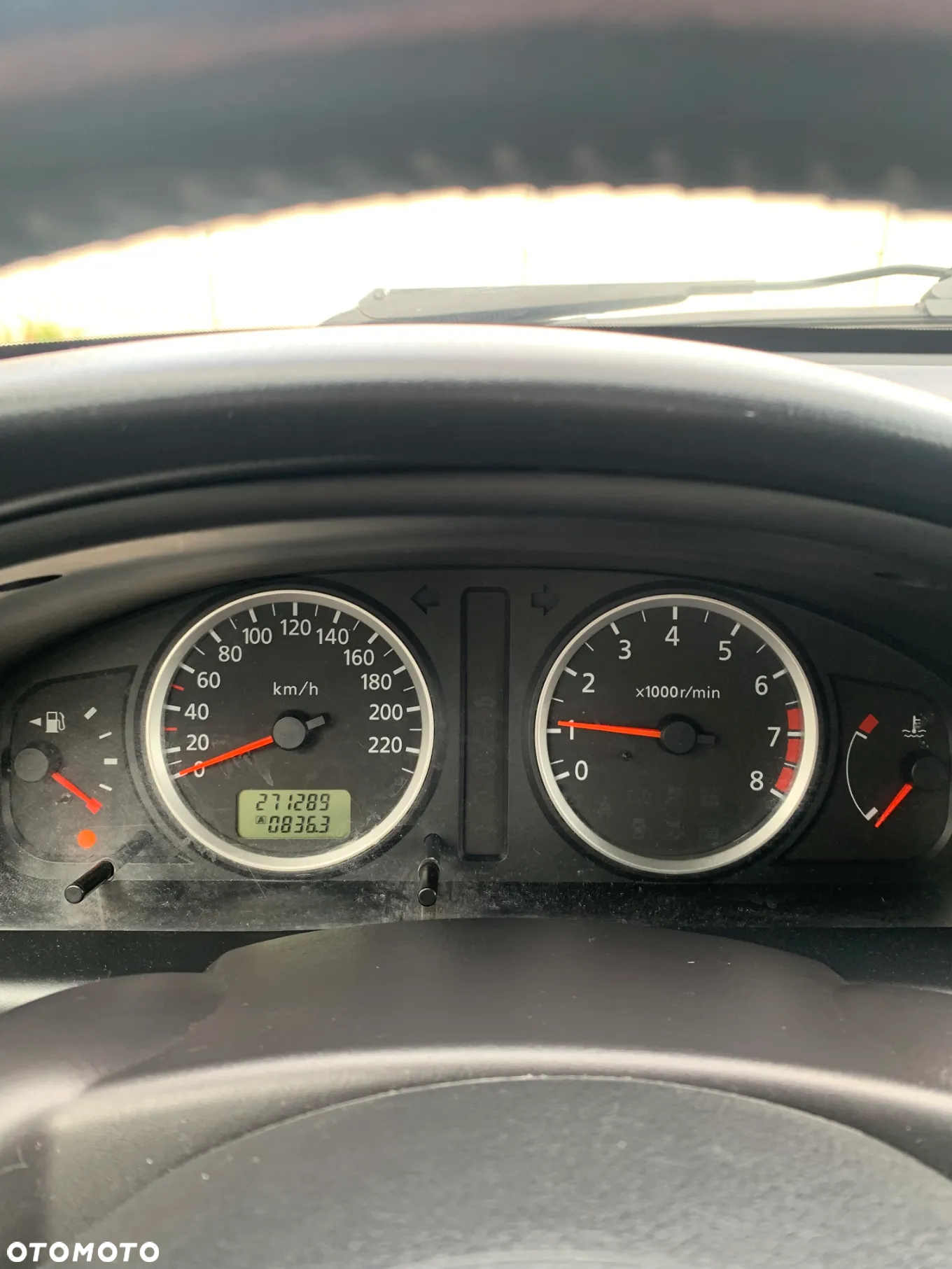 Nissan Almera - 11