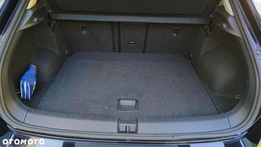 Volkswagen T-Roc - 12
