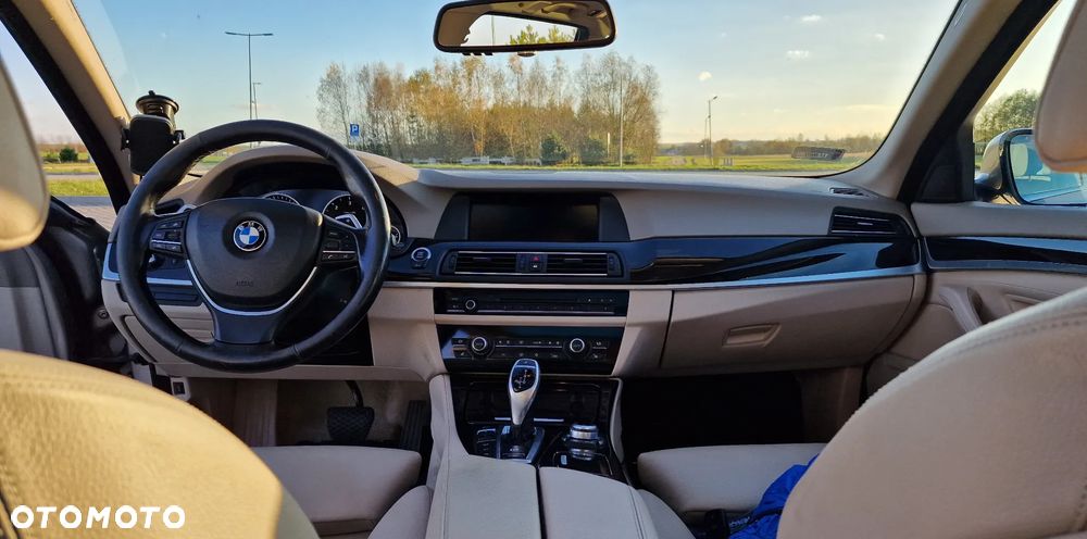 BMW Seria 5 535d xDrive - 16