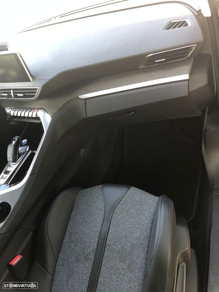 Peugeot 5008 BlueHDI 120 EAT6 Allure - 18