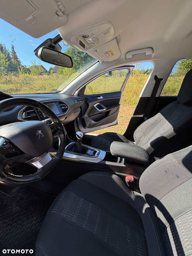 Peugeot 308 SW e-HDi 115 Stop & Start Allure - 11