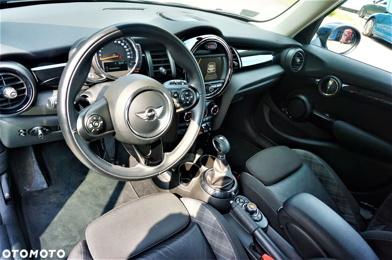 MINI Cooper Standard - 4