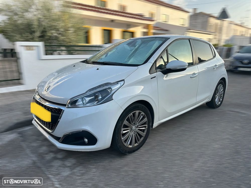 Peugeot 208 1.2 PureTech Signature - 6